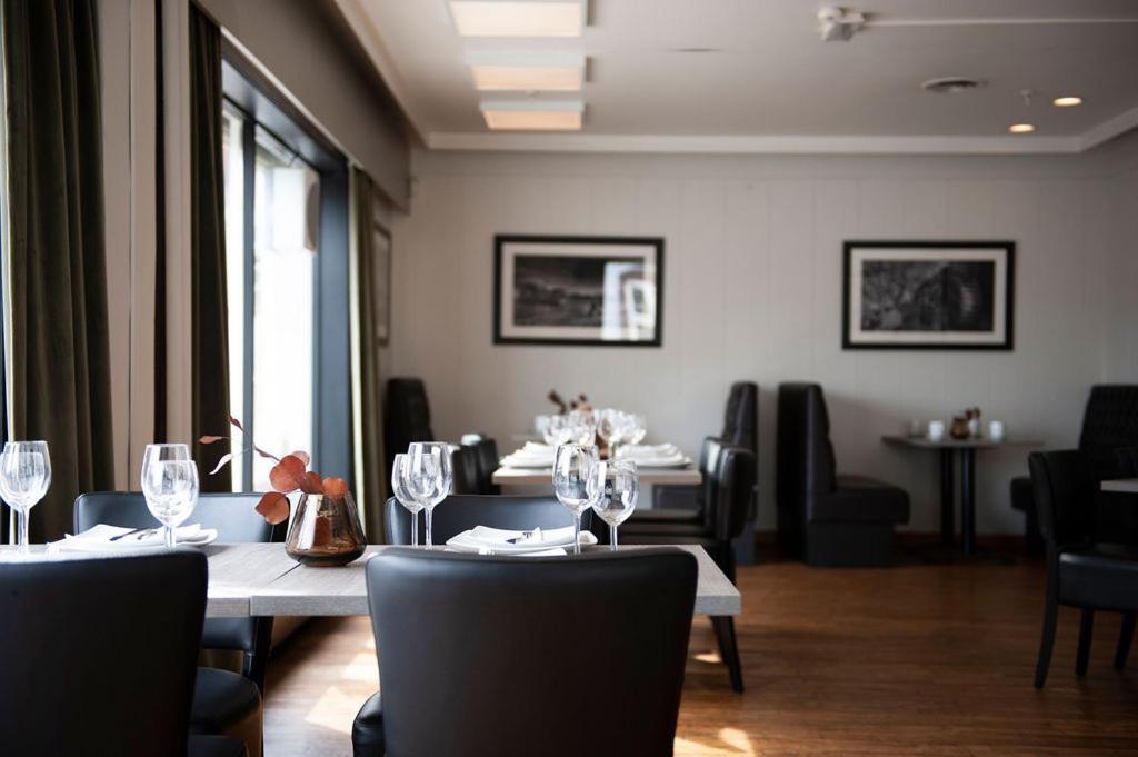Henriks Hotell Σίεν Εξωτερικό φωτογραφία