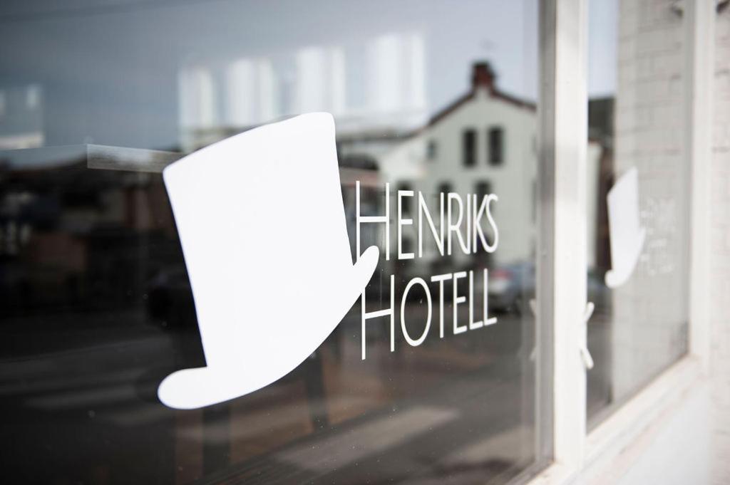 Henriks Hotell Σίεν Εξωτερικό φωτογραφία