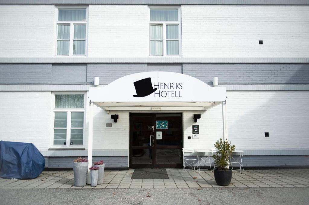 Henriks Hotell Σίεν Εξωτερικό φωτογραφία
