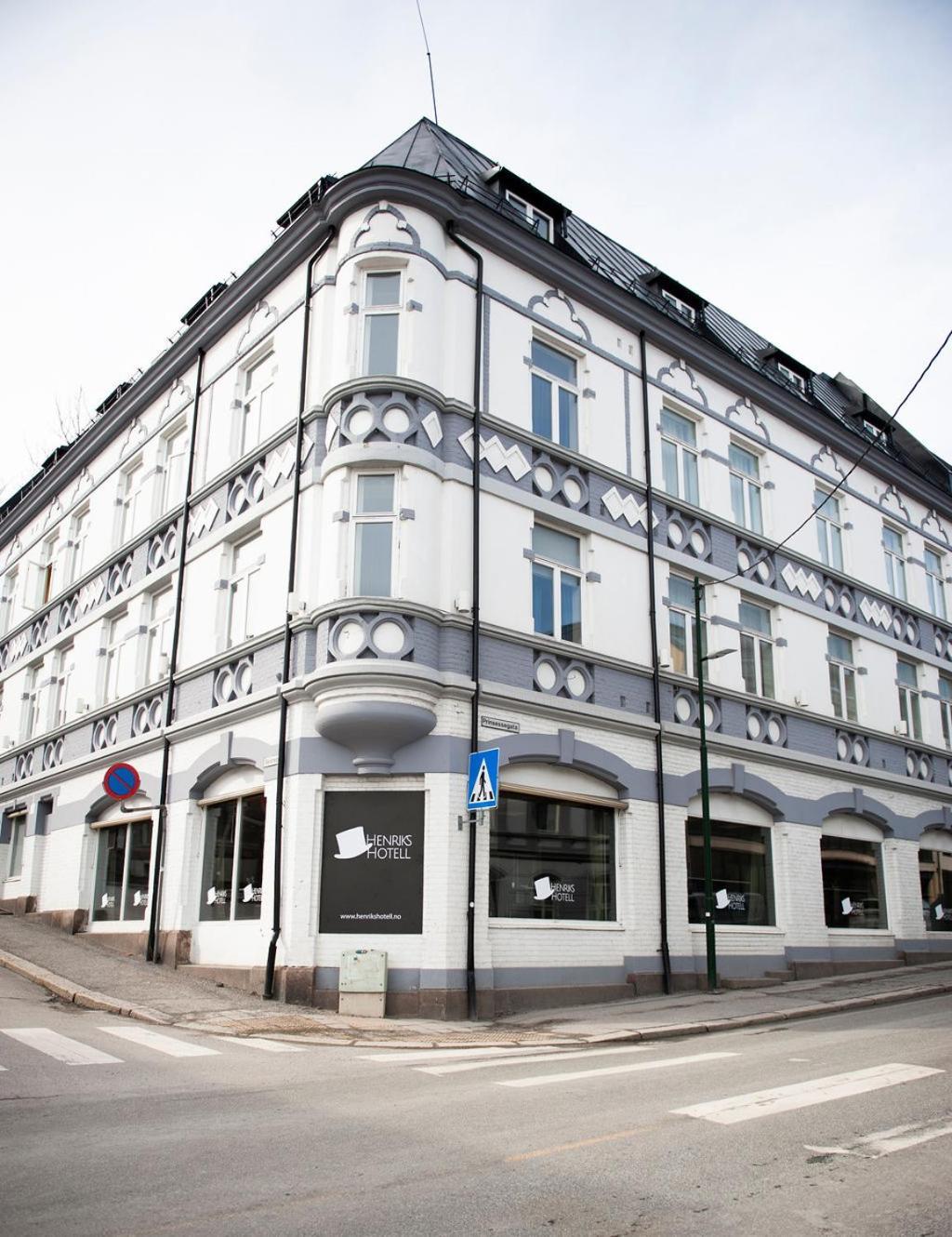 Henriks Hotell Σίεν Εξωτερικό φωτογραφία
